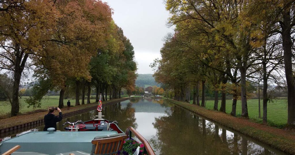 4551 Burgundy Canal on board Papillon