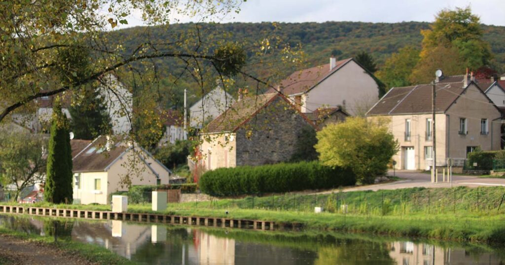 Scenery along Burgundy Canal
