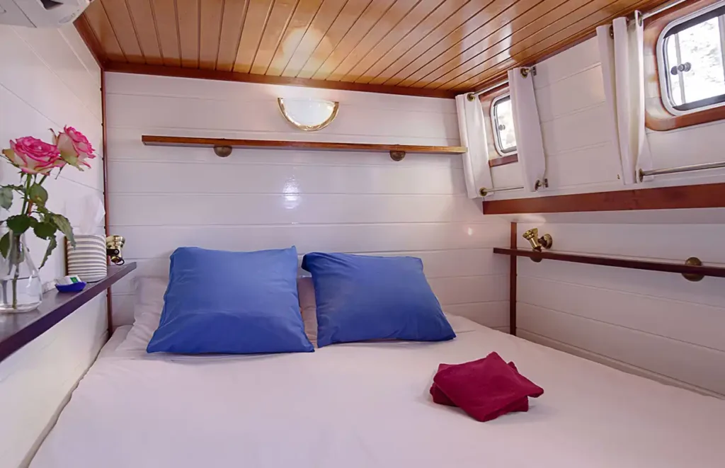 Athos Queen Cabin Canal du Midi
