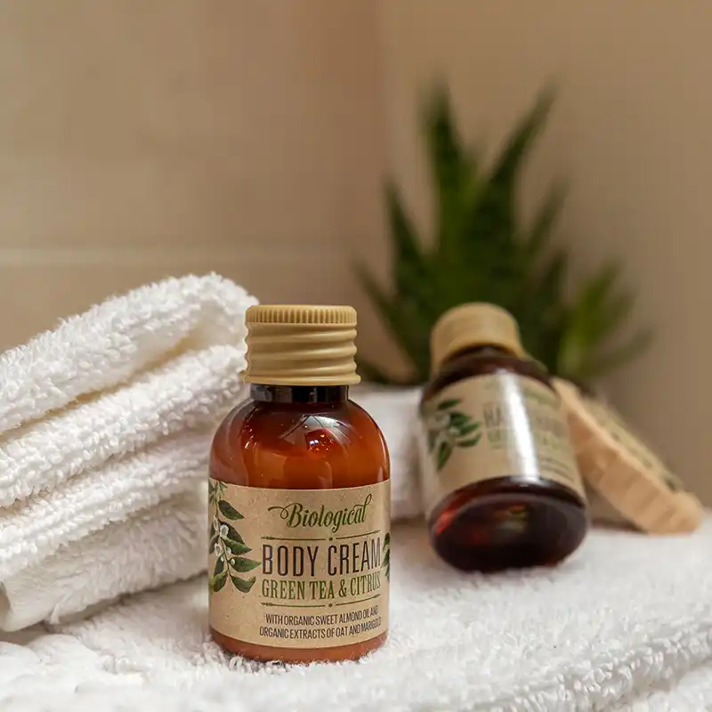 Barge La Vie en Rose Burgundy Toiletries