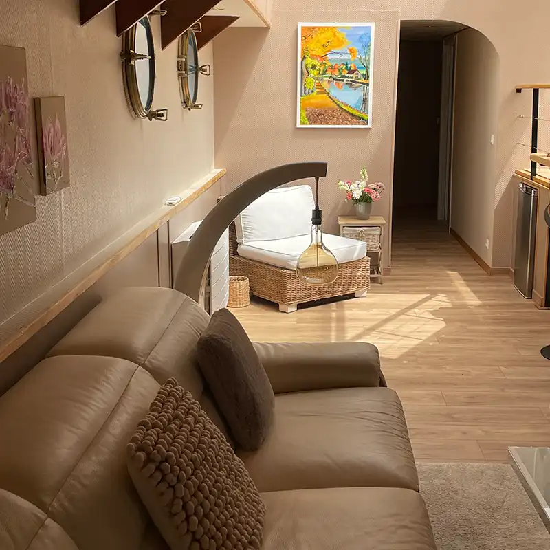 Barge Magnolia Sitting Area Burgundy