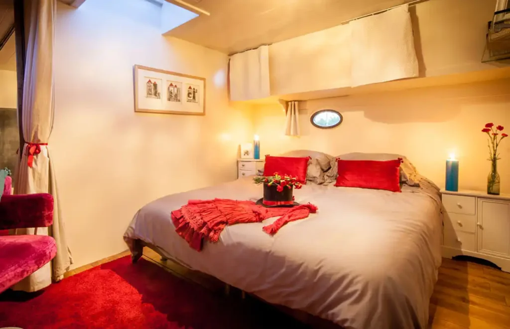 Barge Saraphina Cabin Canal du Midi