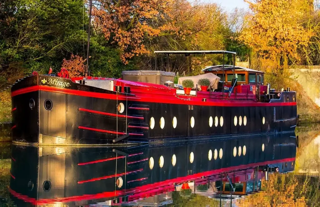 Barge Mirage on the Canal du Midi