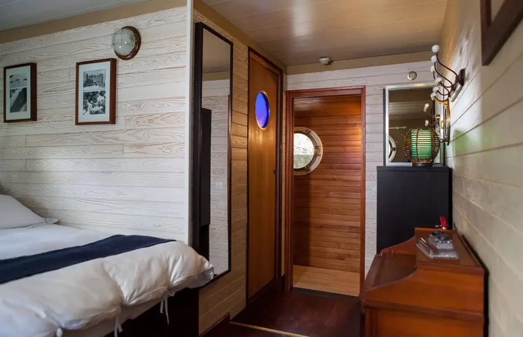 Mirage Cabin 2 Canal du Midi