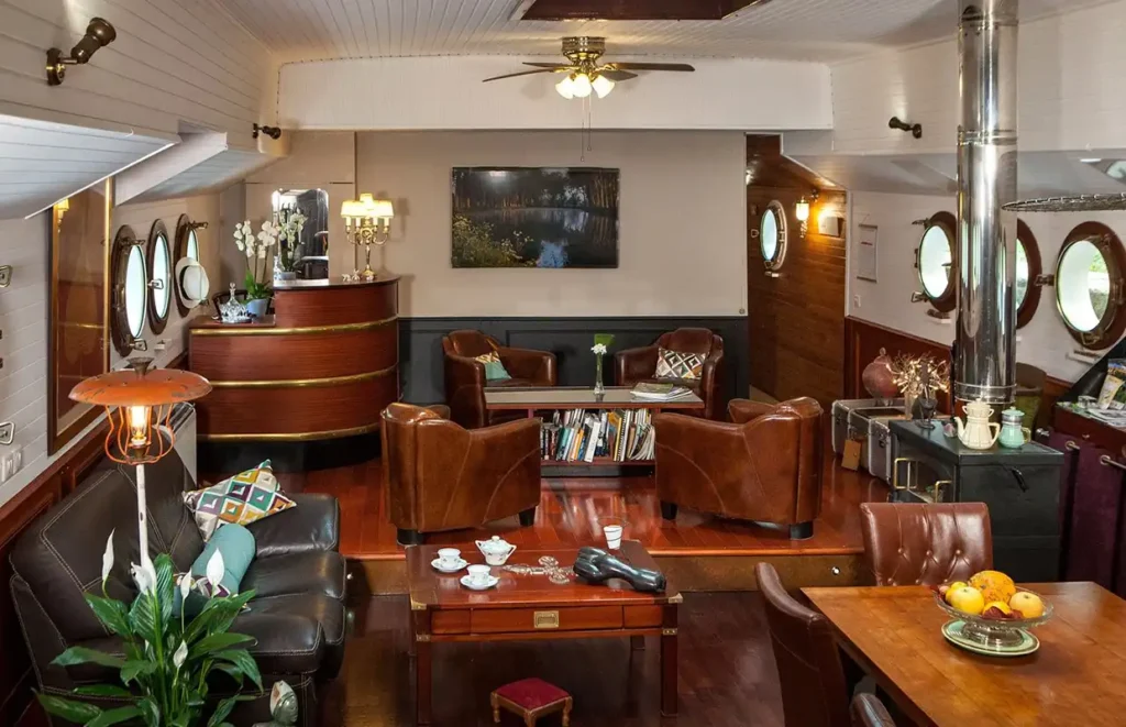 Mirage-Saloon Canal du Midi