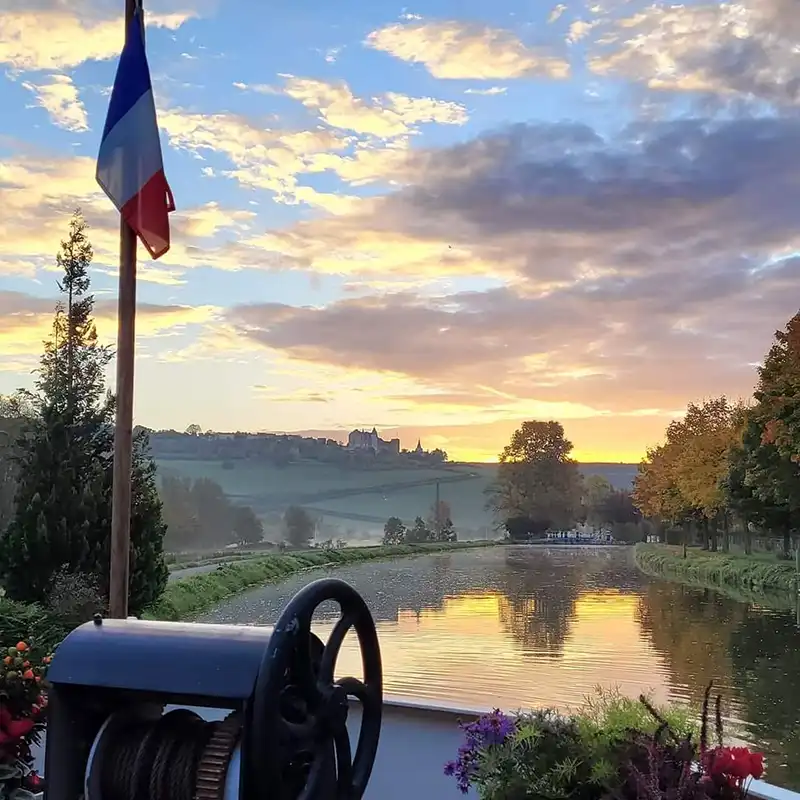 Barge Savoir Vivre with Chateauneuf in view Burgundy