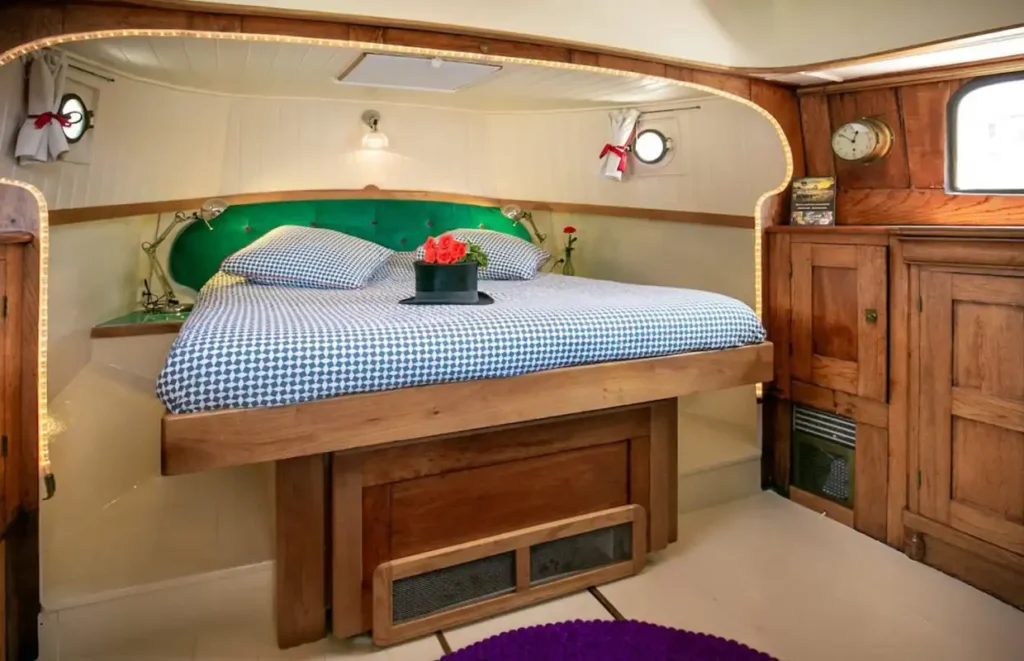 Barge Saraphina Aft Cabin Canal du Midi