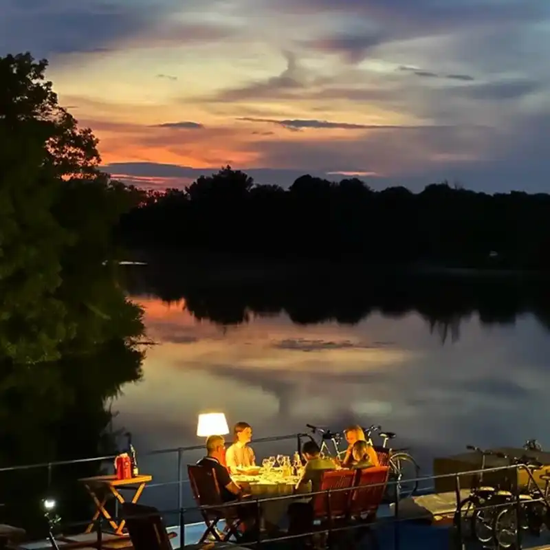 Barge La Vie en Rose Burgundy Sunset