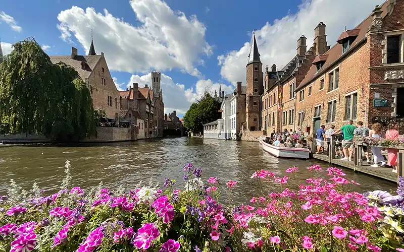 brugge-canal-th Brugge canalside view